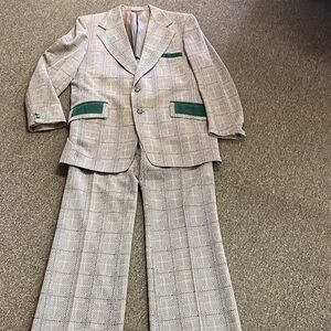 Men's Classic 1970’s Plaid Suit with Green Accents